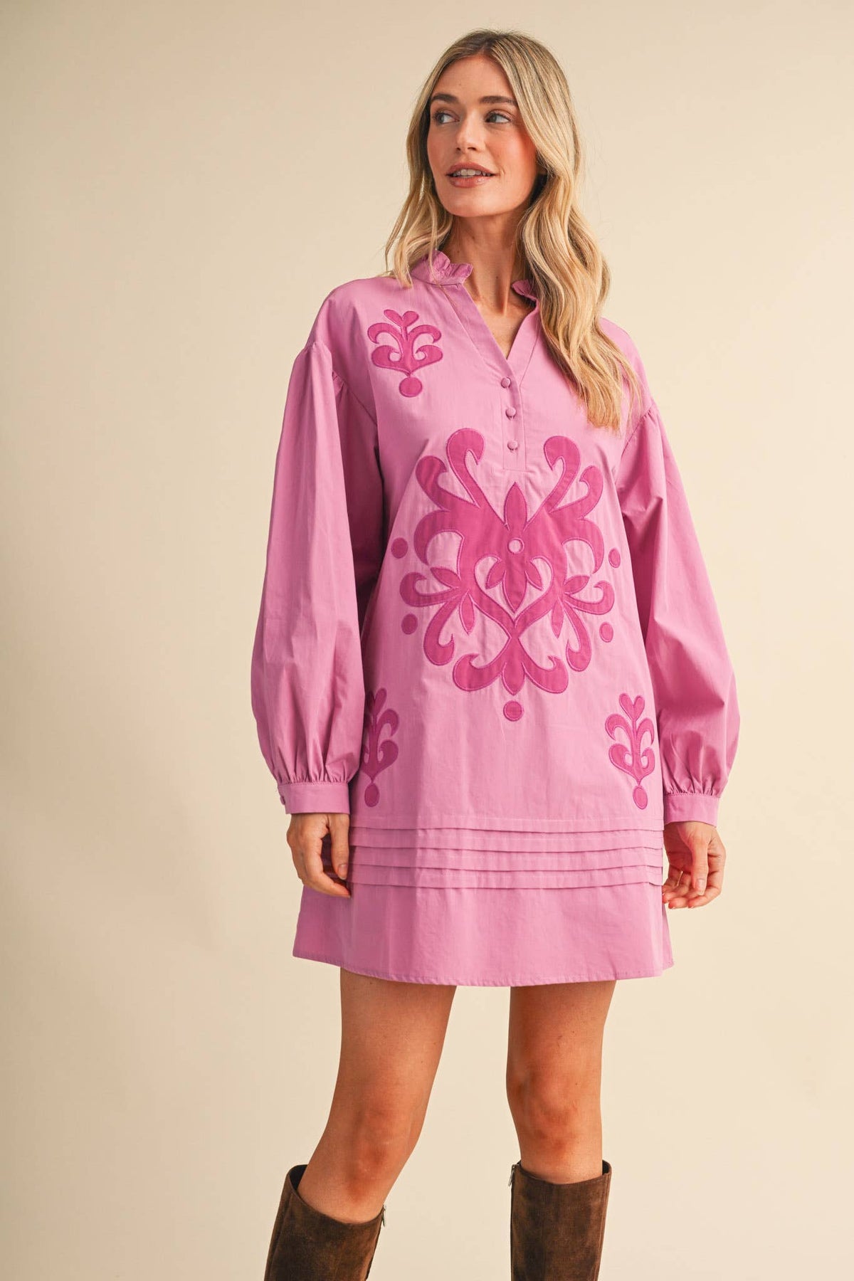 LONG SLEEVE MINI DRESS WITH EMBROIDERED APPLIQUE MDR5236