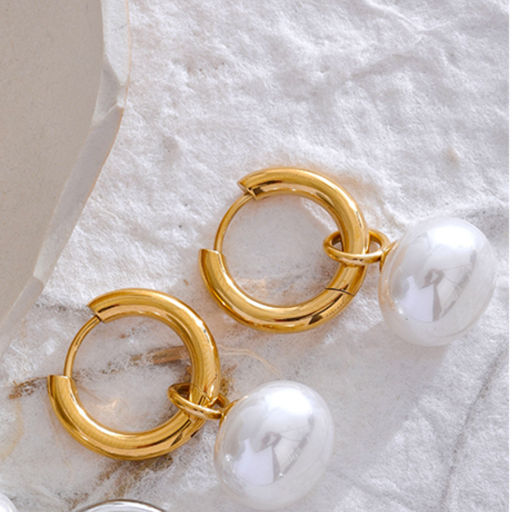 Golden Curve Hoops