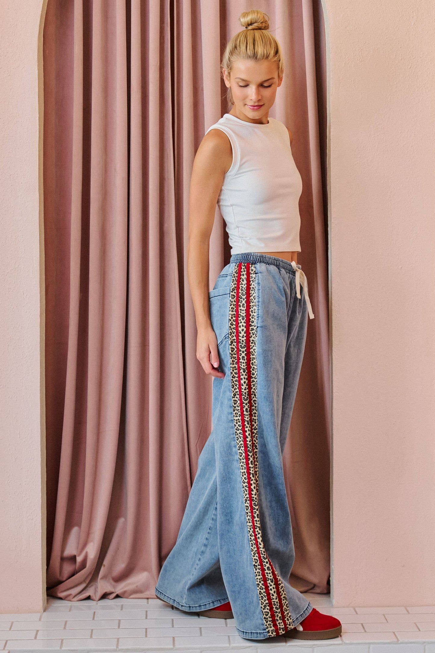 PLUS SIZE LEOPARD SIDE STRIPE DENIM WIDE LEG PANTS