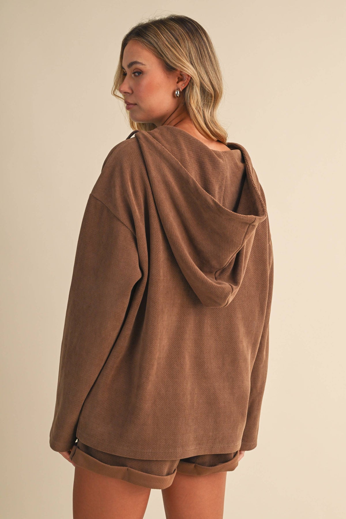 IST6616-A LONGSLEEVES HOODIE TOP AND SHORTS SET