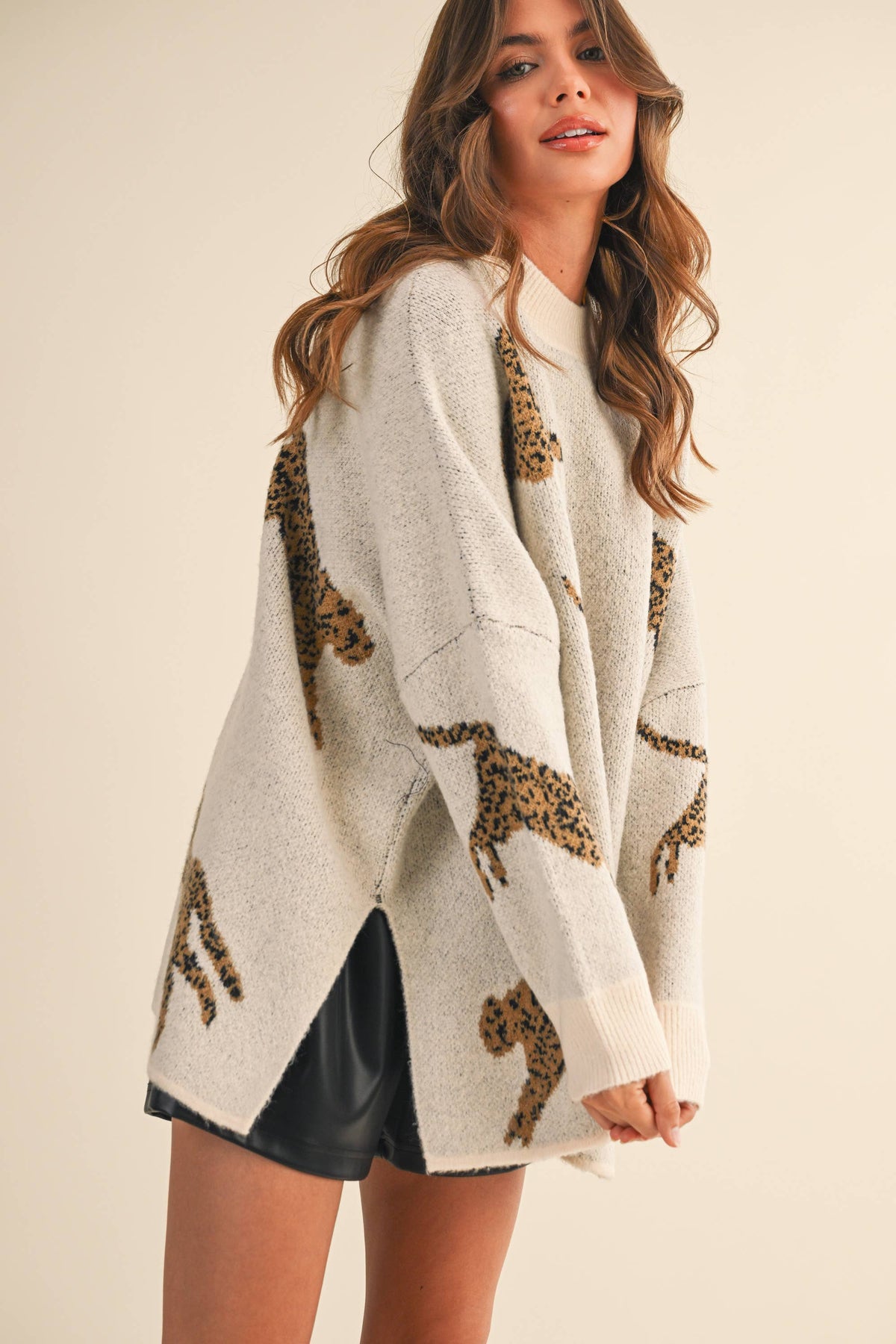 IT4416 CHEETAH PRINT OVERSIZED MOCK NECK SWEATER TOP