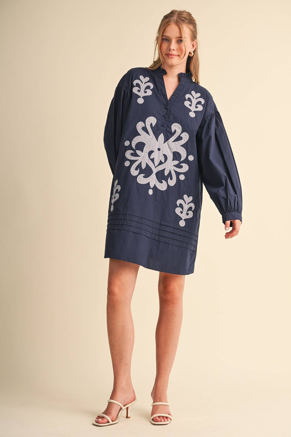 LONG SLEEVE MINI DRESS WITH EMBROIDERED APPLIQUE MDR5236