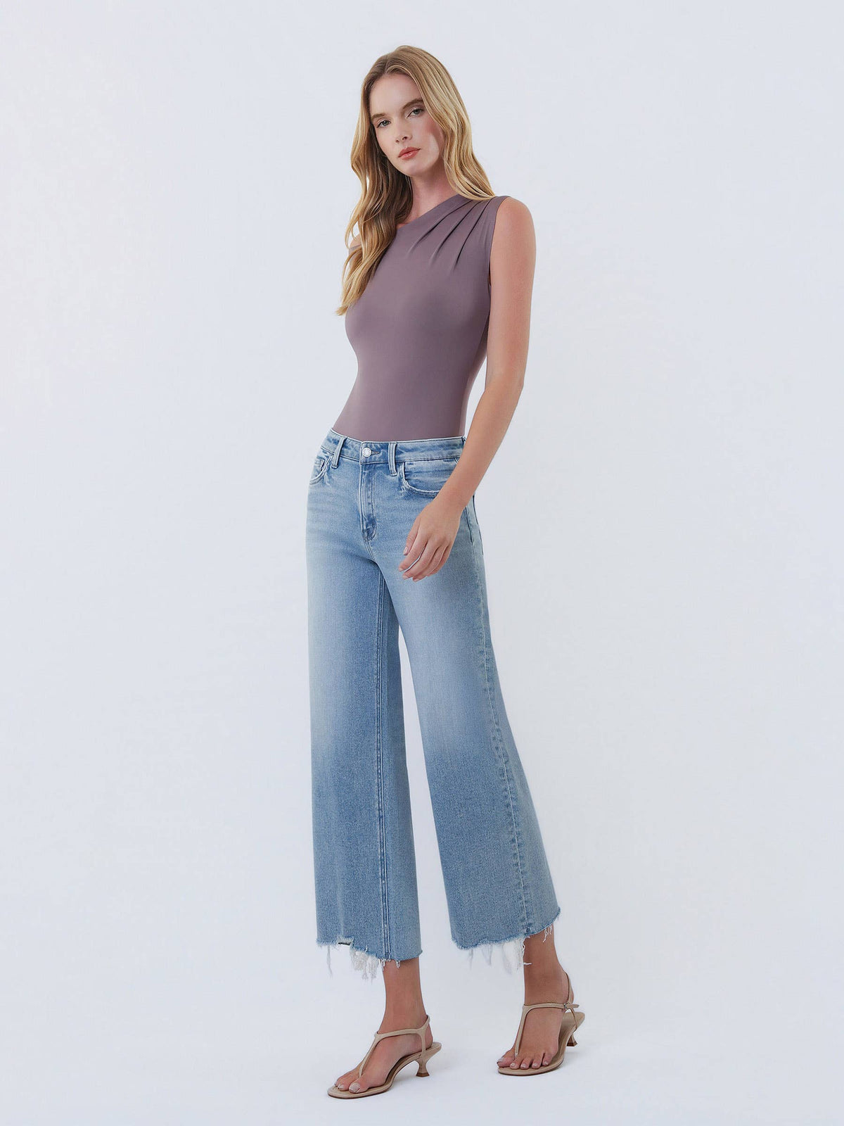 HIGH RISE DISTRESSED HEM CROP WIDE LEG JEANS T7303