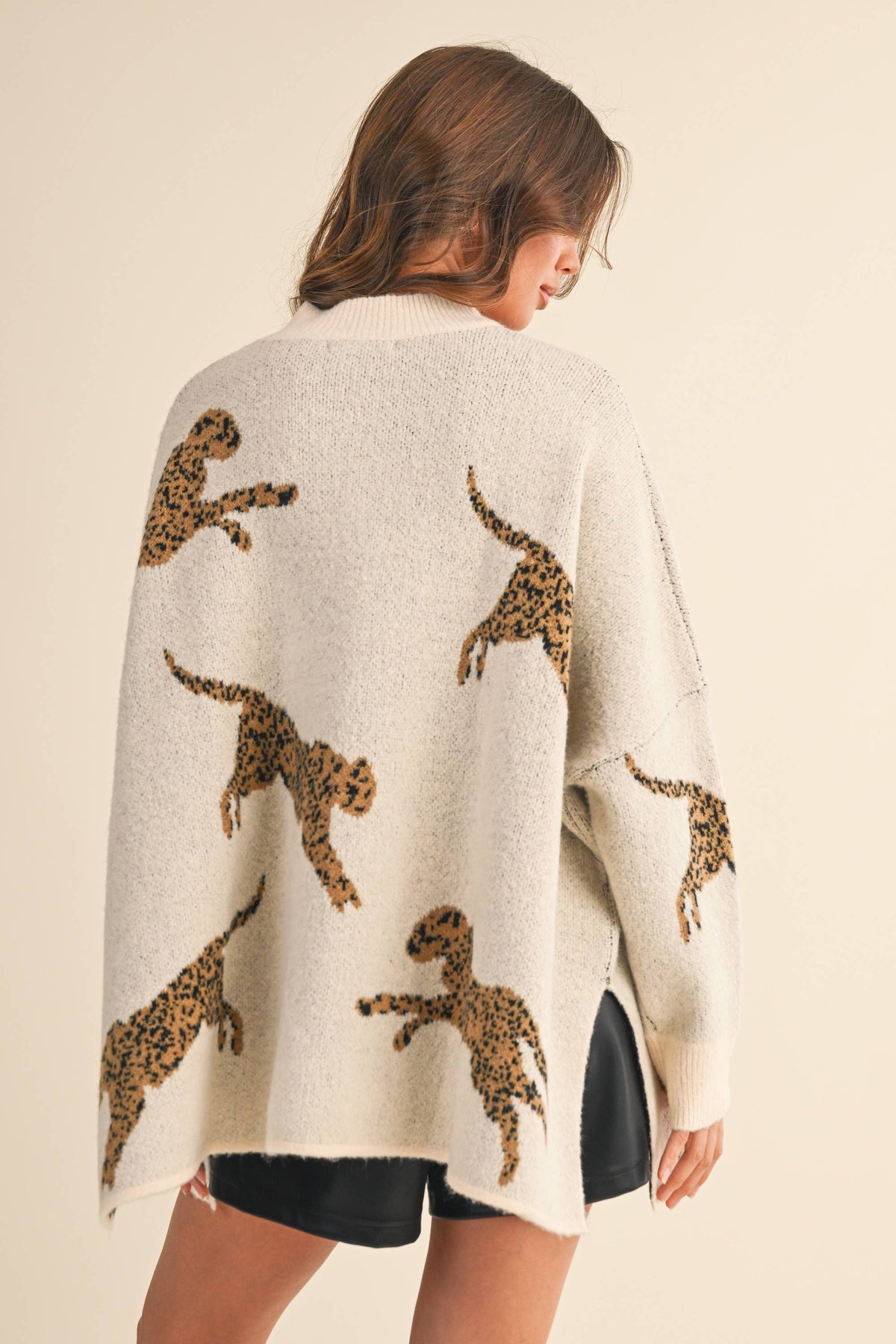 IT4416 CHEETAH PRINT OVERSIZED MOCK NECK SWEATER TOP