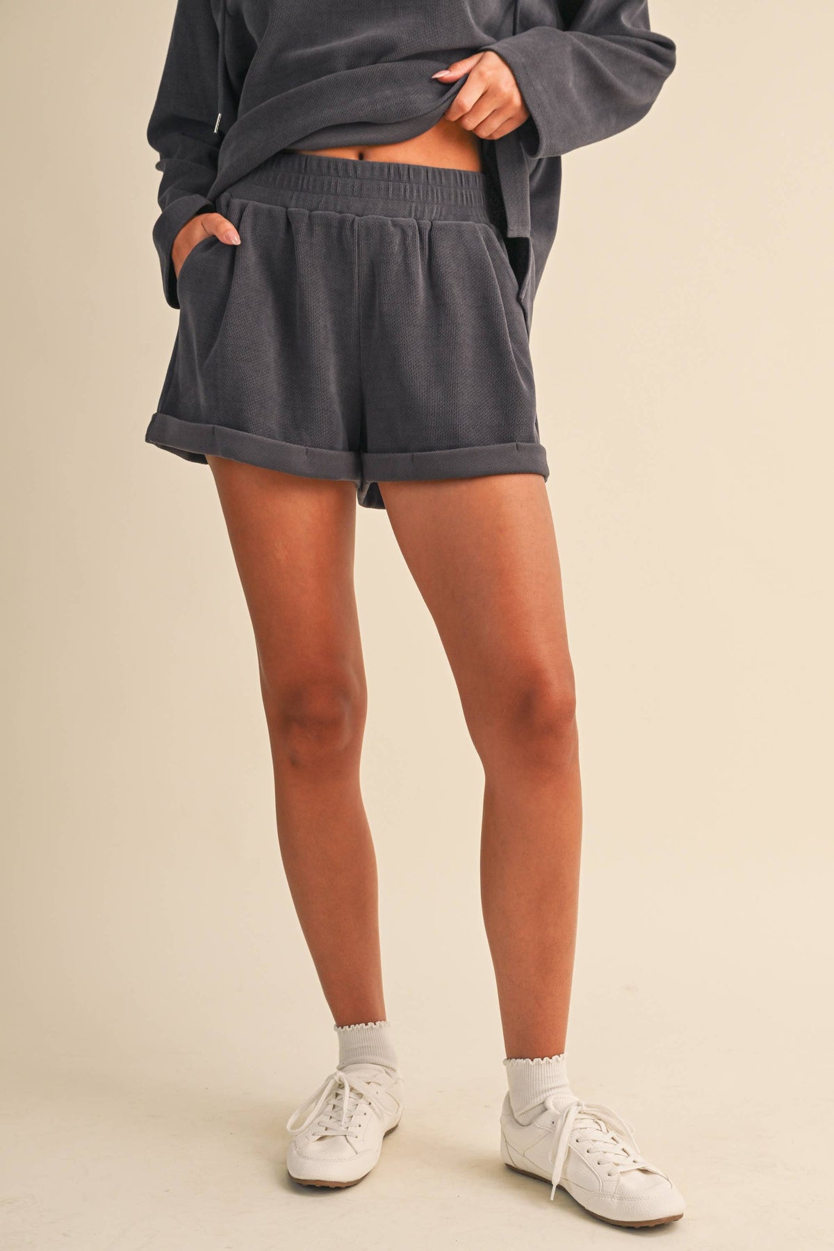 IST6616-A LONGSLEEVES HOODIE TOP AND SHORTS SET