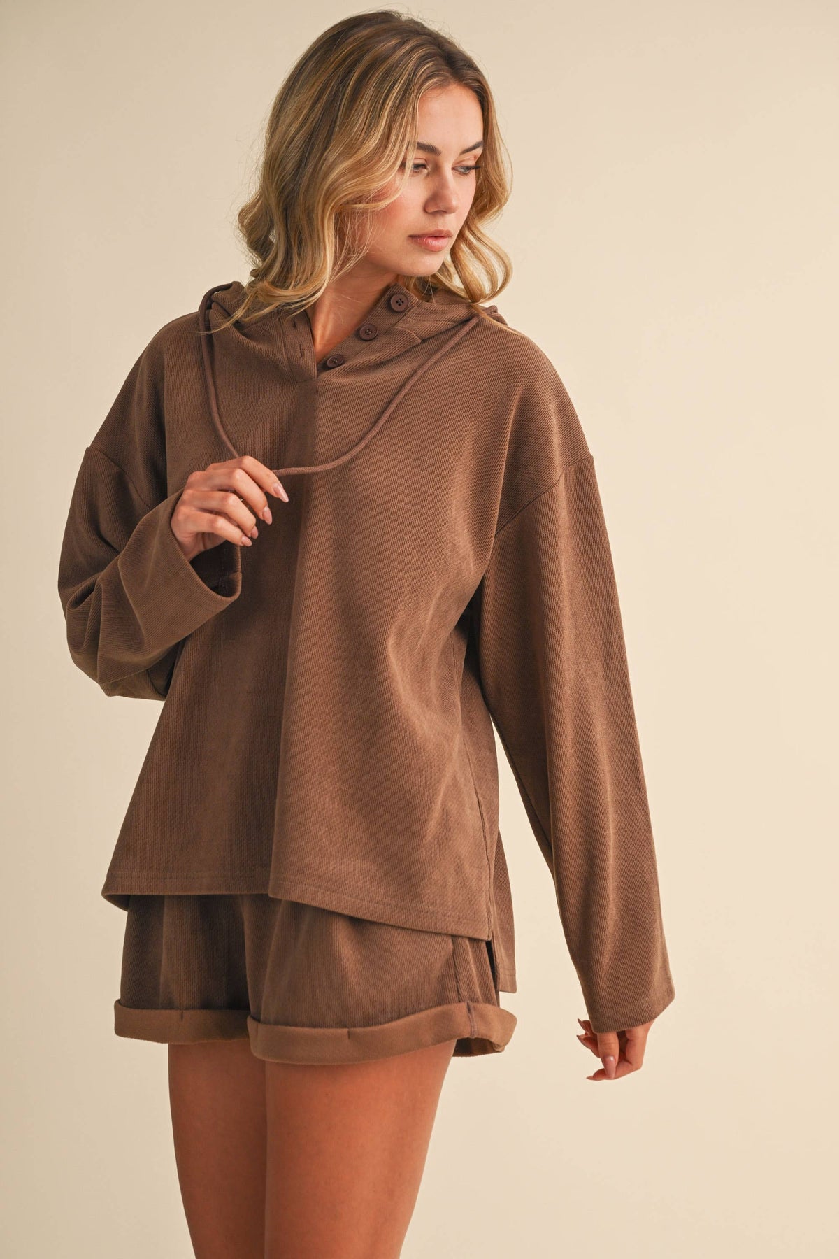 IST6616-A LONGSLEEVES HOODIE TOP AND SHORTS SET