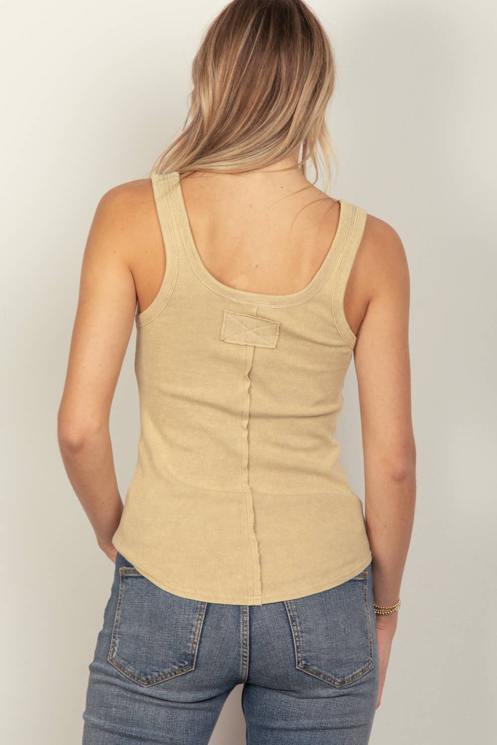 Button Tank