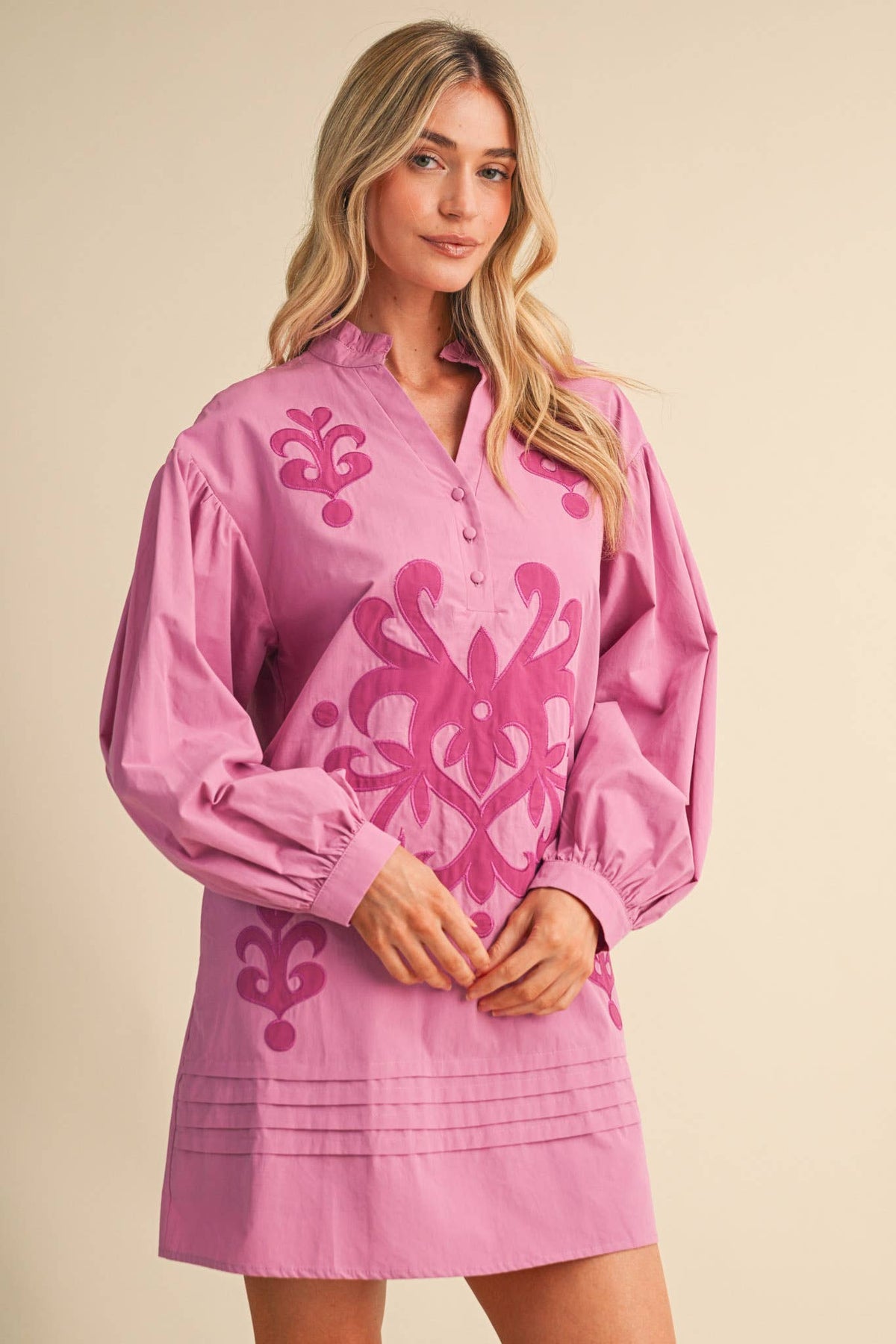 LONG SLEEVE MINI DRESS WITH EMBROIDERED APPLIQUE MDR5236