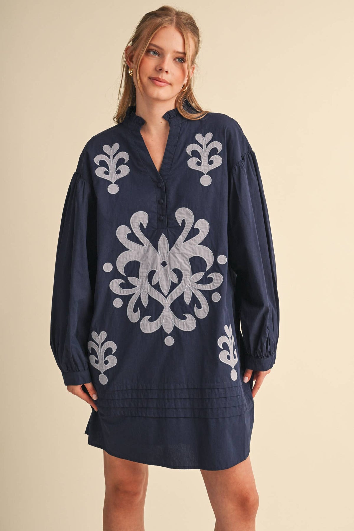 LONG SLEEVE MINI DRESS WITH EMBROIDERED APPLIQUE MDR5236