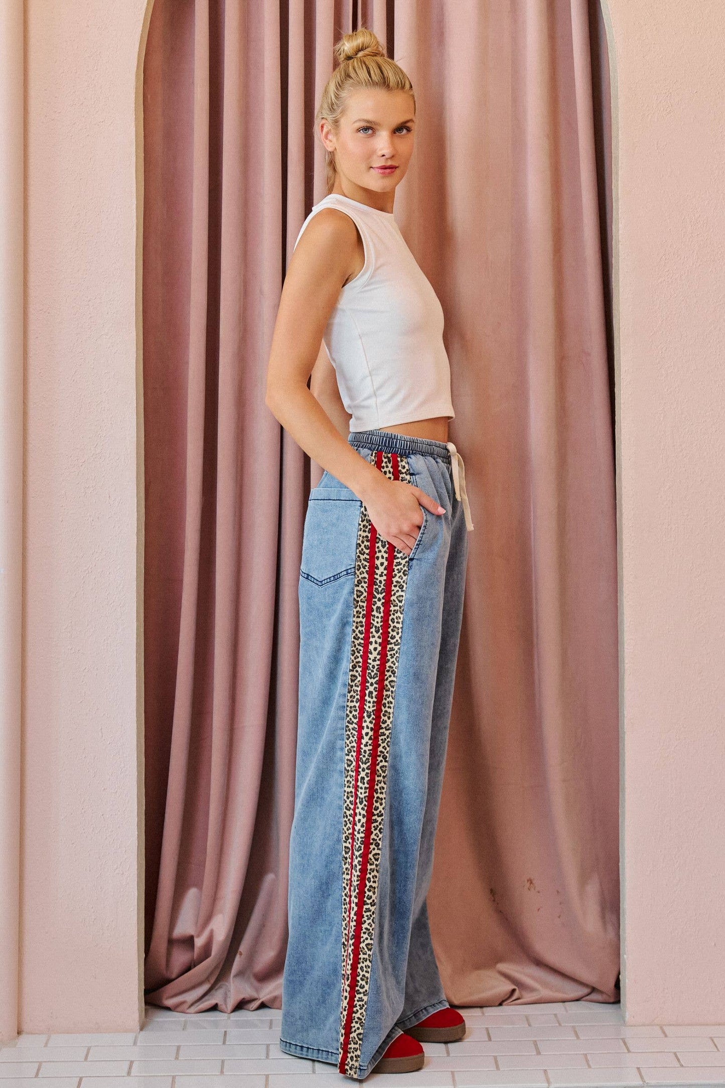 PLUS SIZE LEOPARD SIDE STRIPE DENIM WIDE LEG PANTS