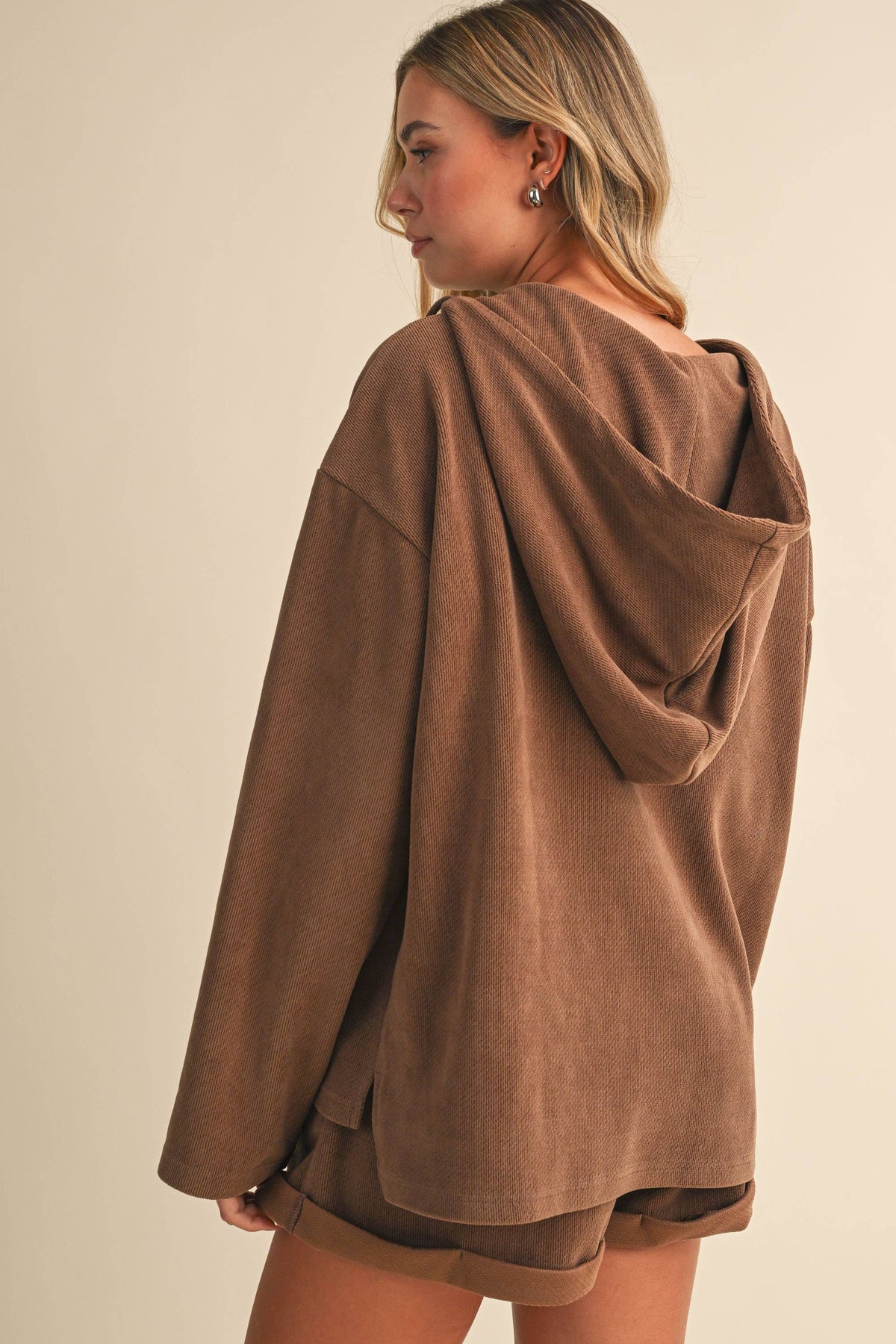 IST6616-A LONGSLEEVES HOODIE TOP AND SHORTS SET