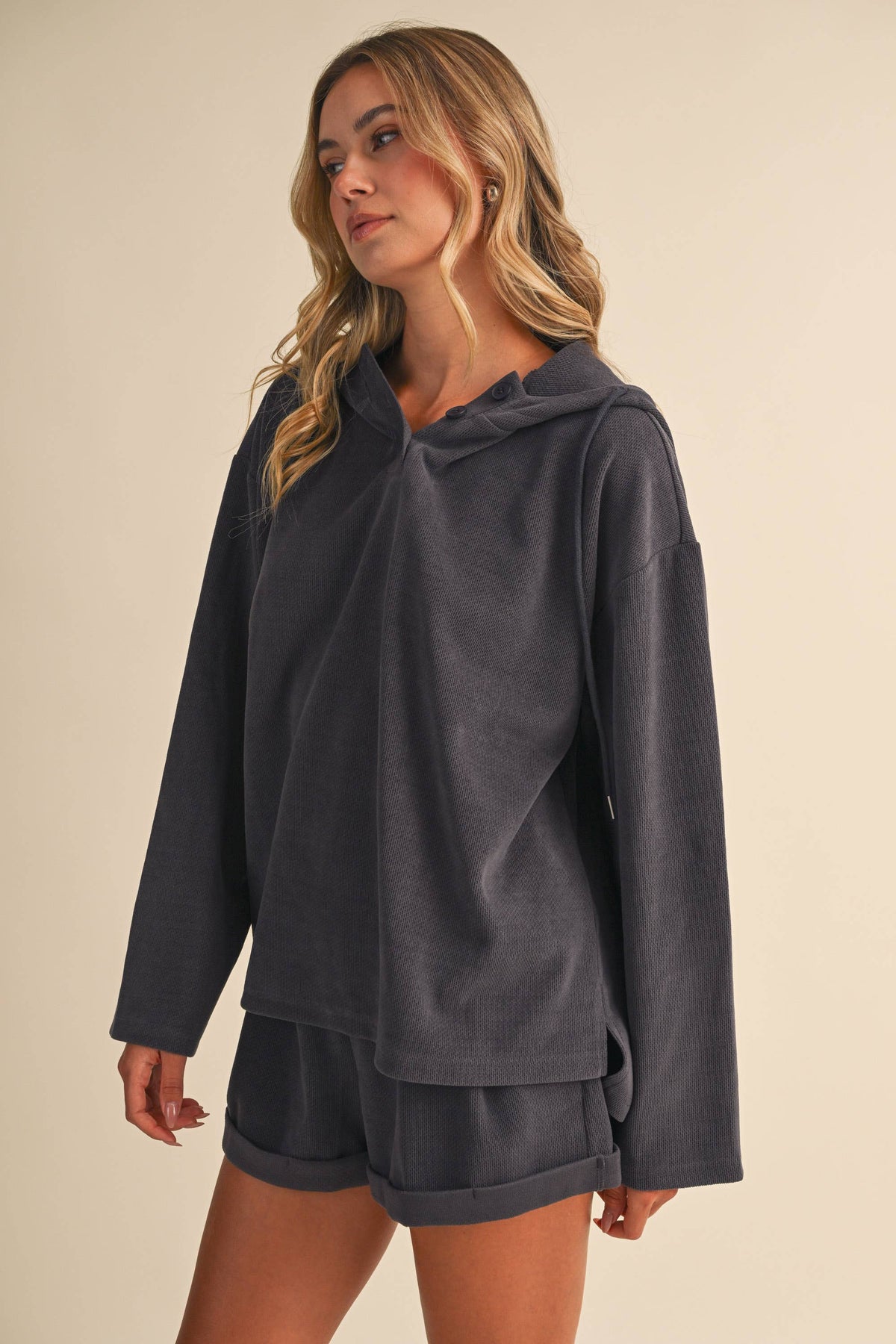 IST6616-A LONGSLEEVES HOODIE TOP AND SHORTS SET