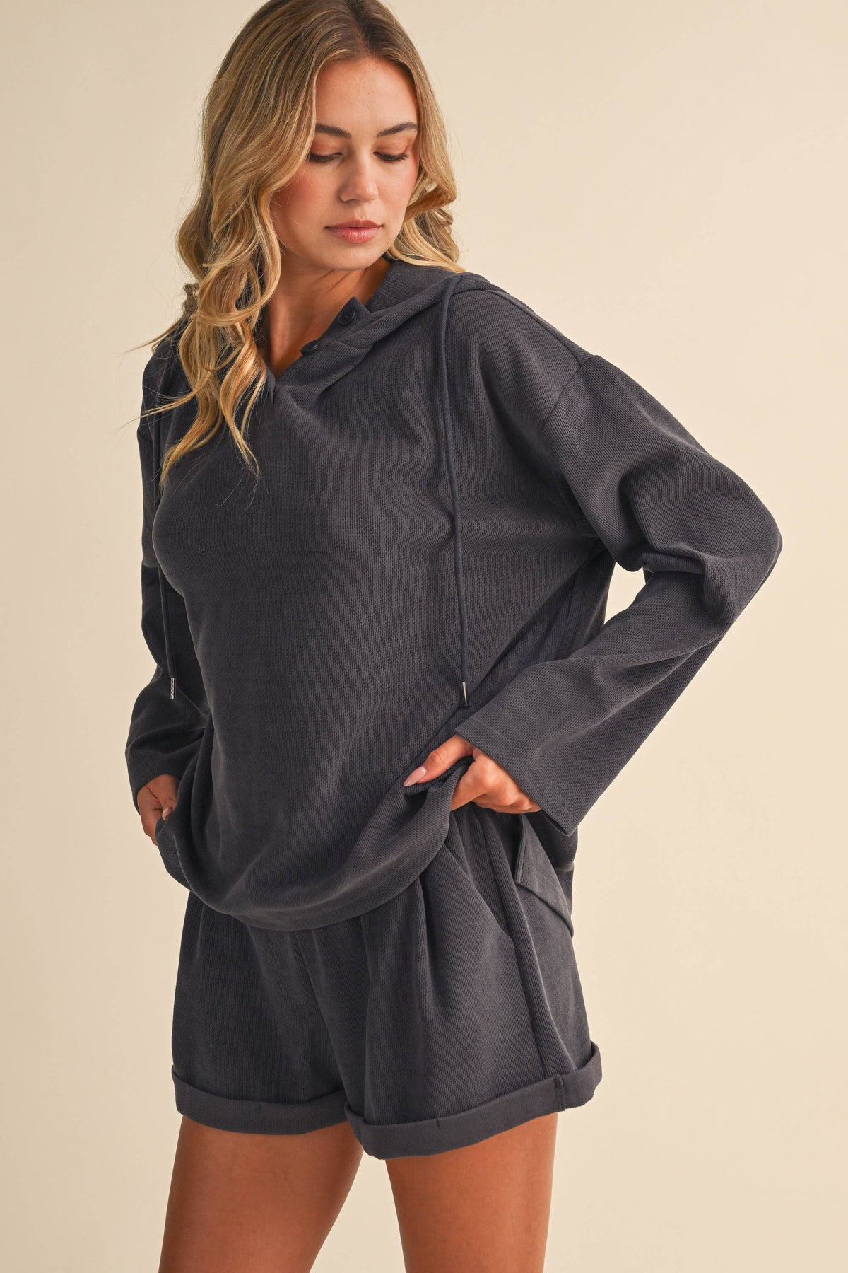 IST6616-A LONGSLEEVES HOODIE TOP AND SHORTS SET