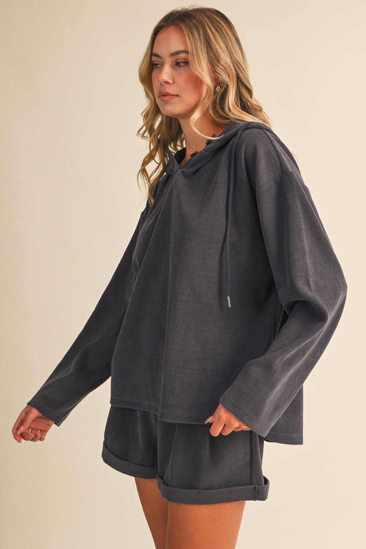 IST6616-A LONGSLEEVES HOODIE TOP AND SHORTS SET