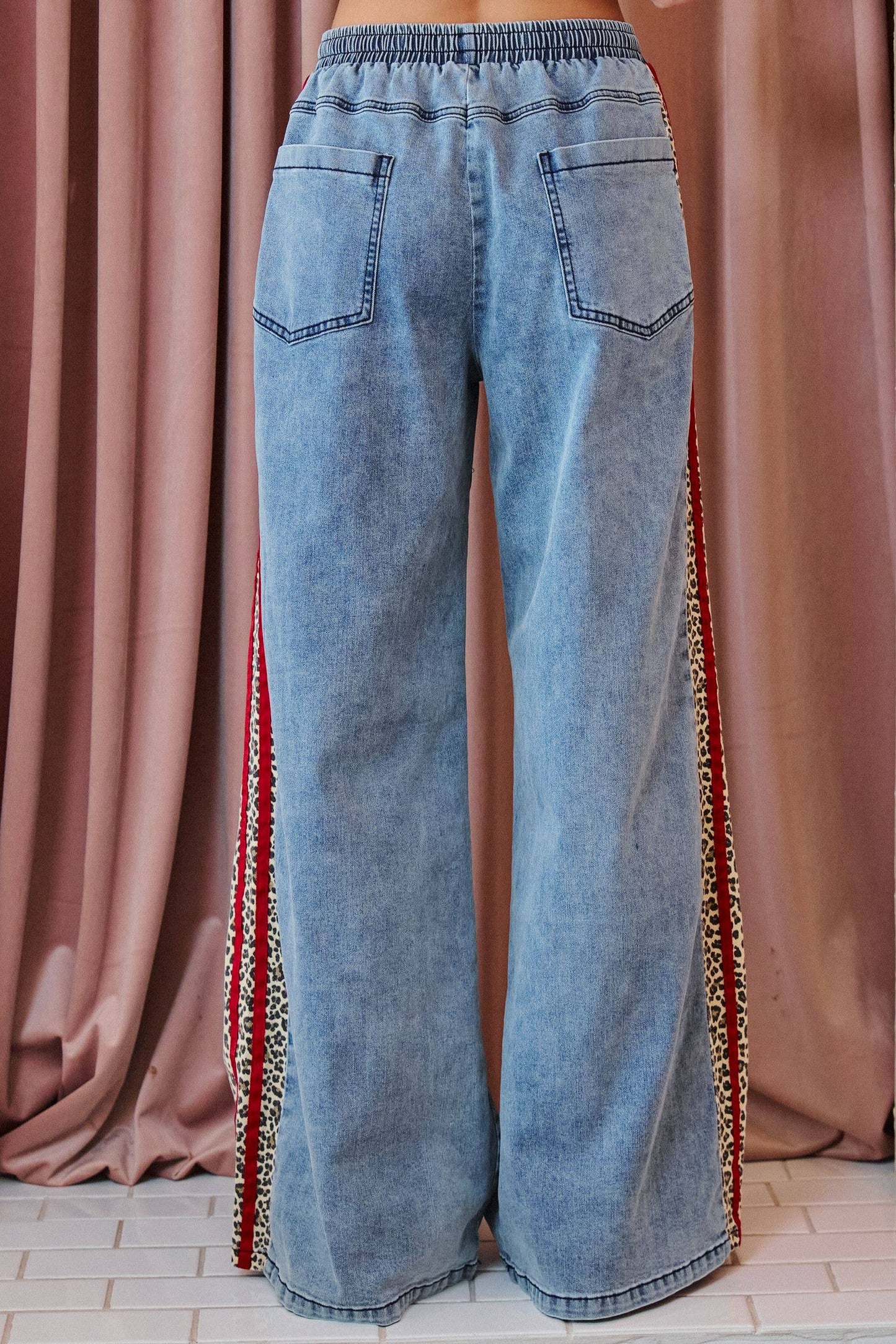 PLUS SIZE LEOPARD SIDE STRIPE DENIM WIDE LEG PANTS