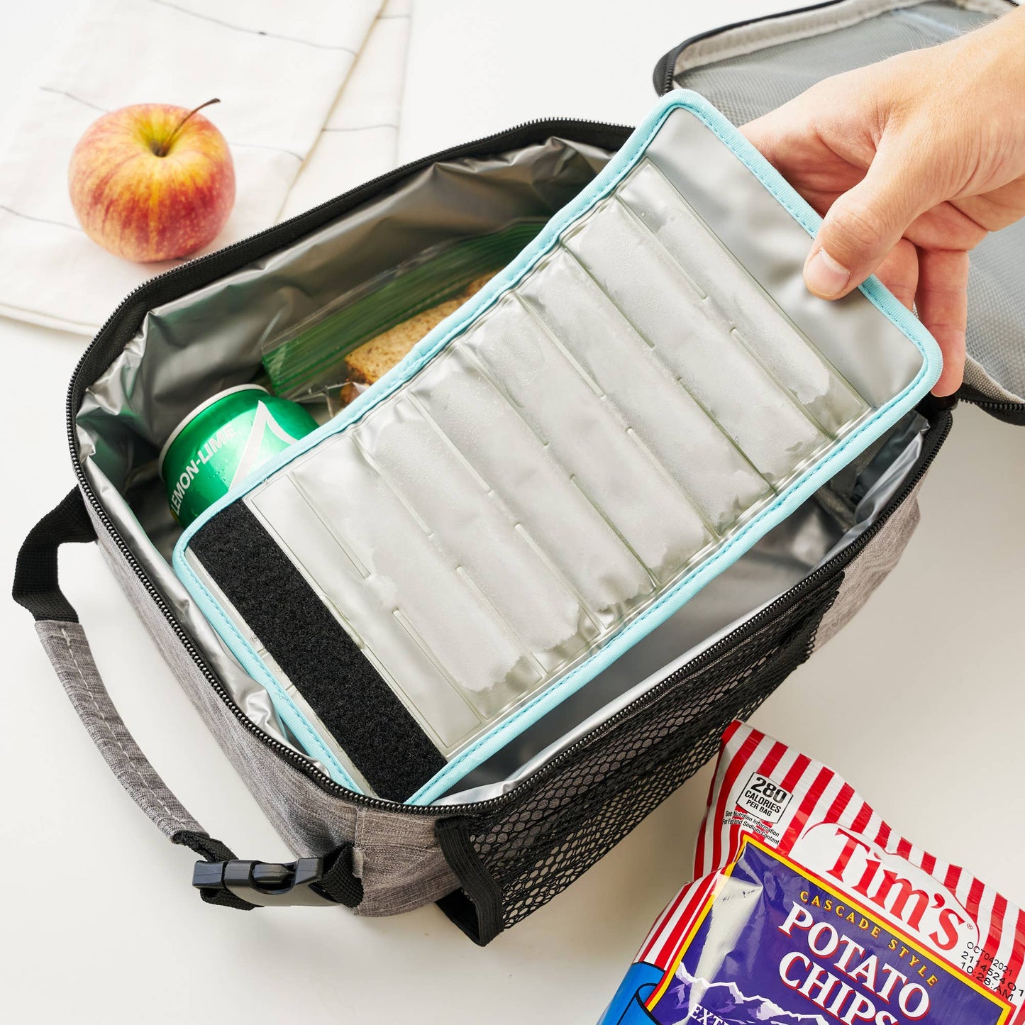 Insta Chill Sleeve with Cooling Gel Slim Cans in Ice Blue