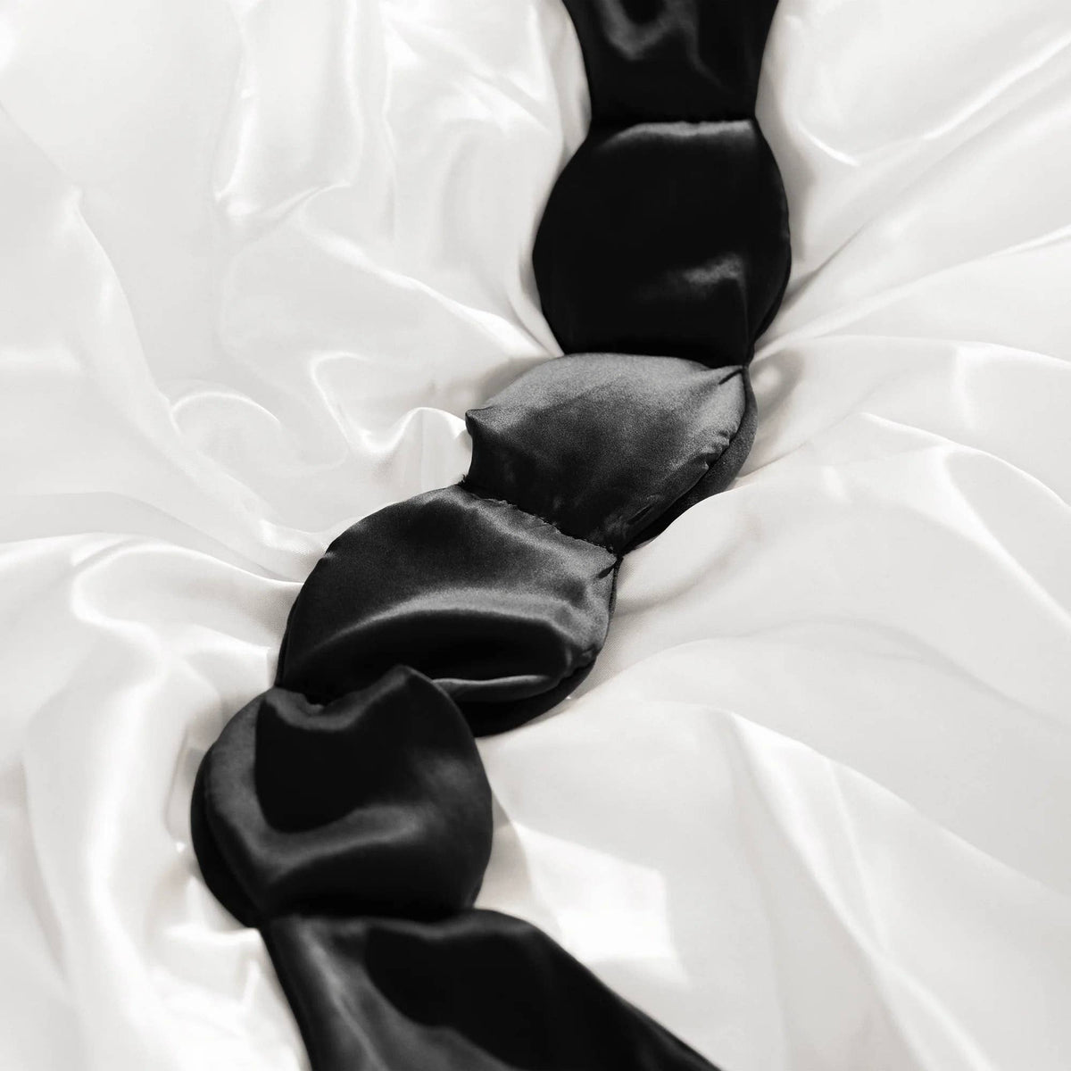 Silk Weighted Sleep Mask- Noir - Eye Mask