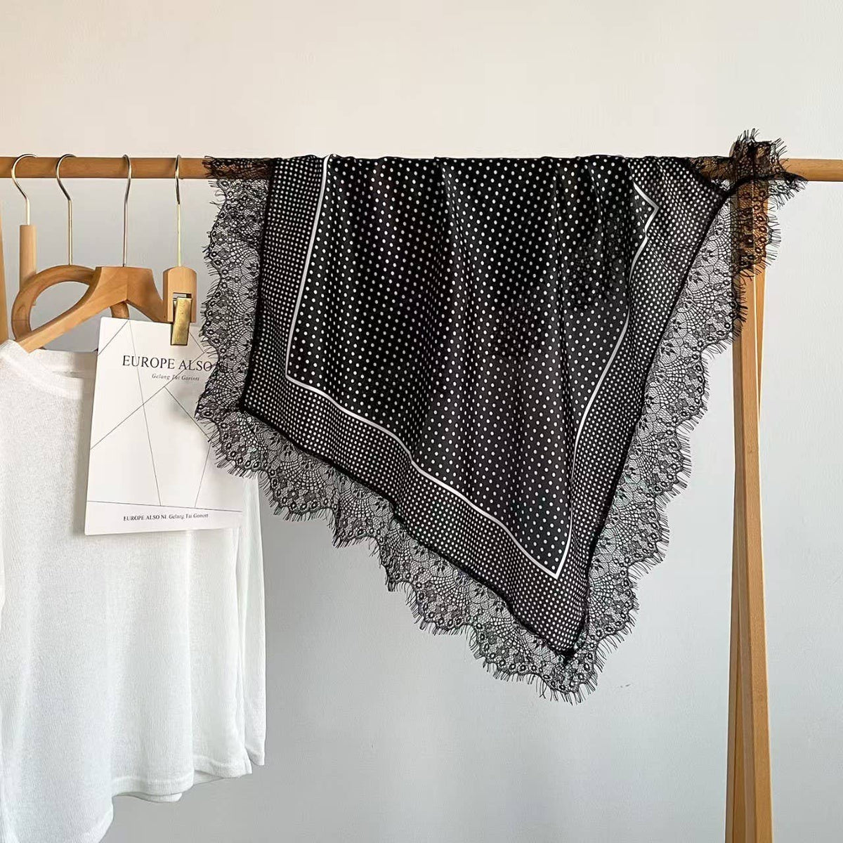Patterned Silk-Feel Lace Trim Square Scarf | 40SC774