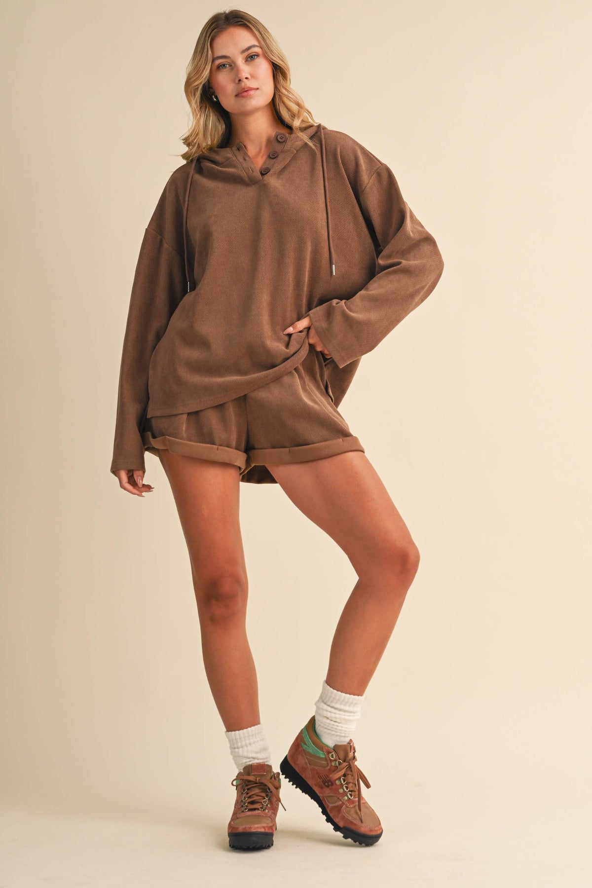 IST6616-A LONGSLEEVES HOODIE TOP AND SHORTS SET