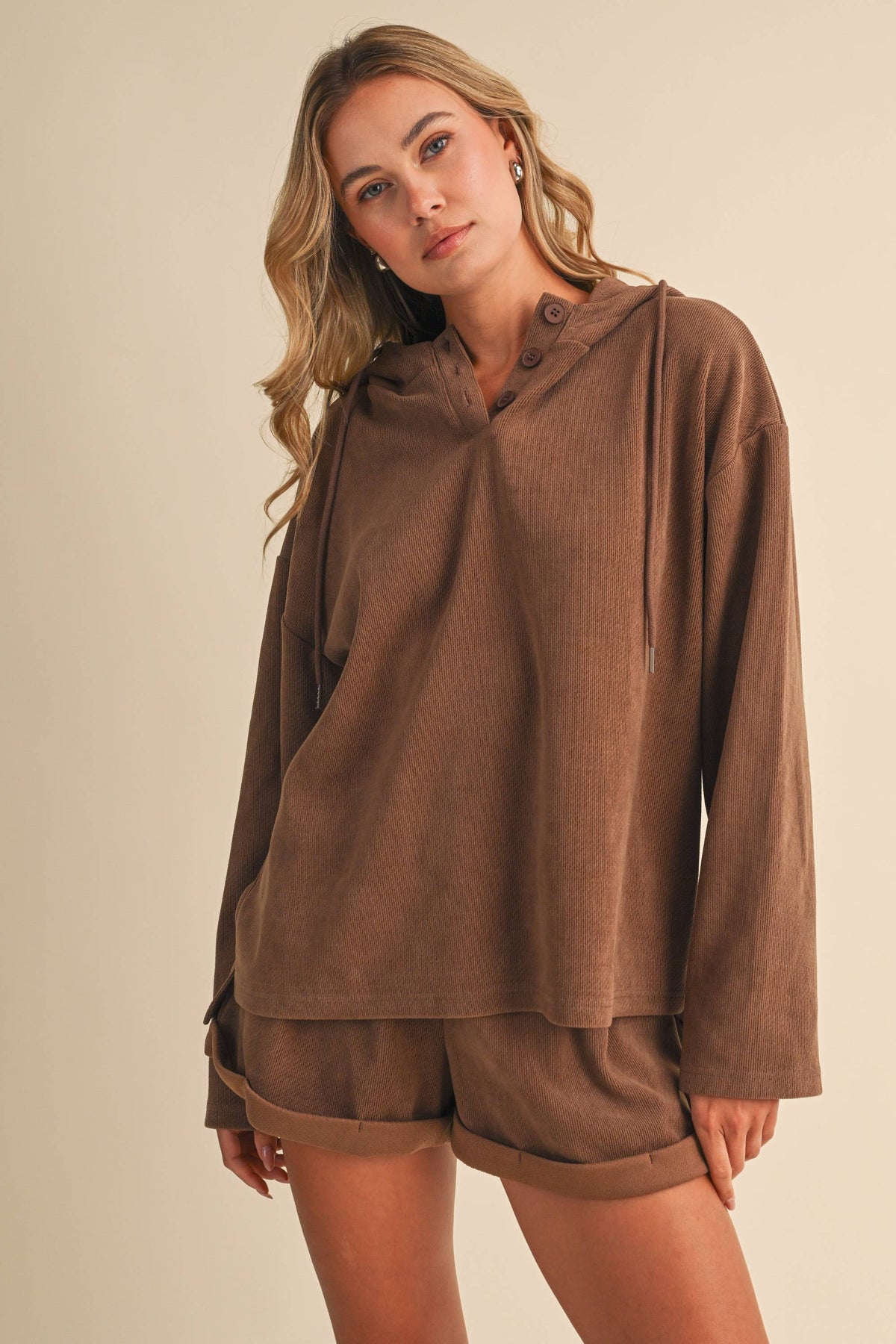 IST6616-A LONGSLEEVES HOODIE TOP AND SHORTS SET