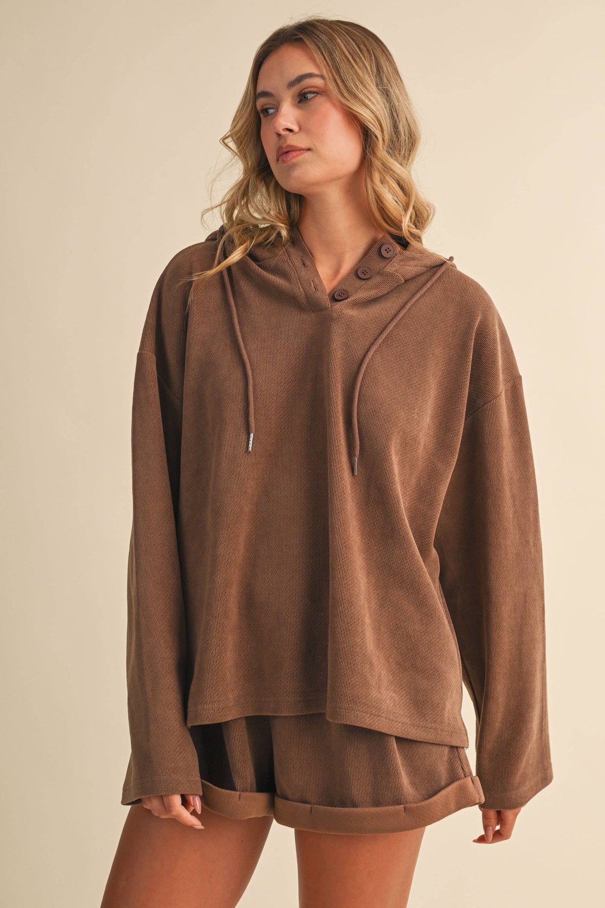 IST6616-A LONGSLEEVES HOODIE TOP AND SHORTS SET