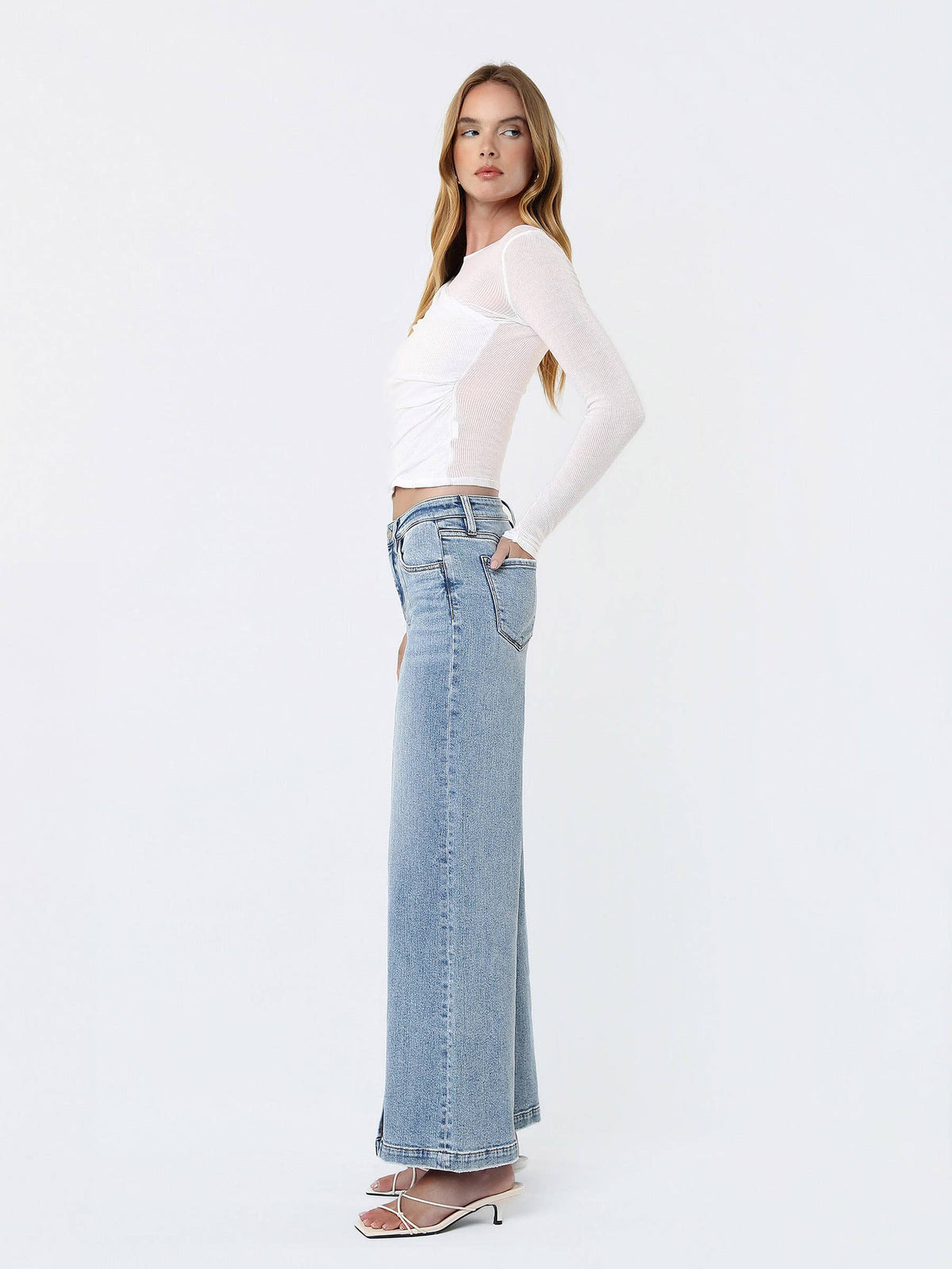 MID RISE SEAM DETAIL W FRONT SLIT HEM WIDE JEANS T7225
