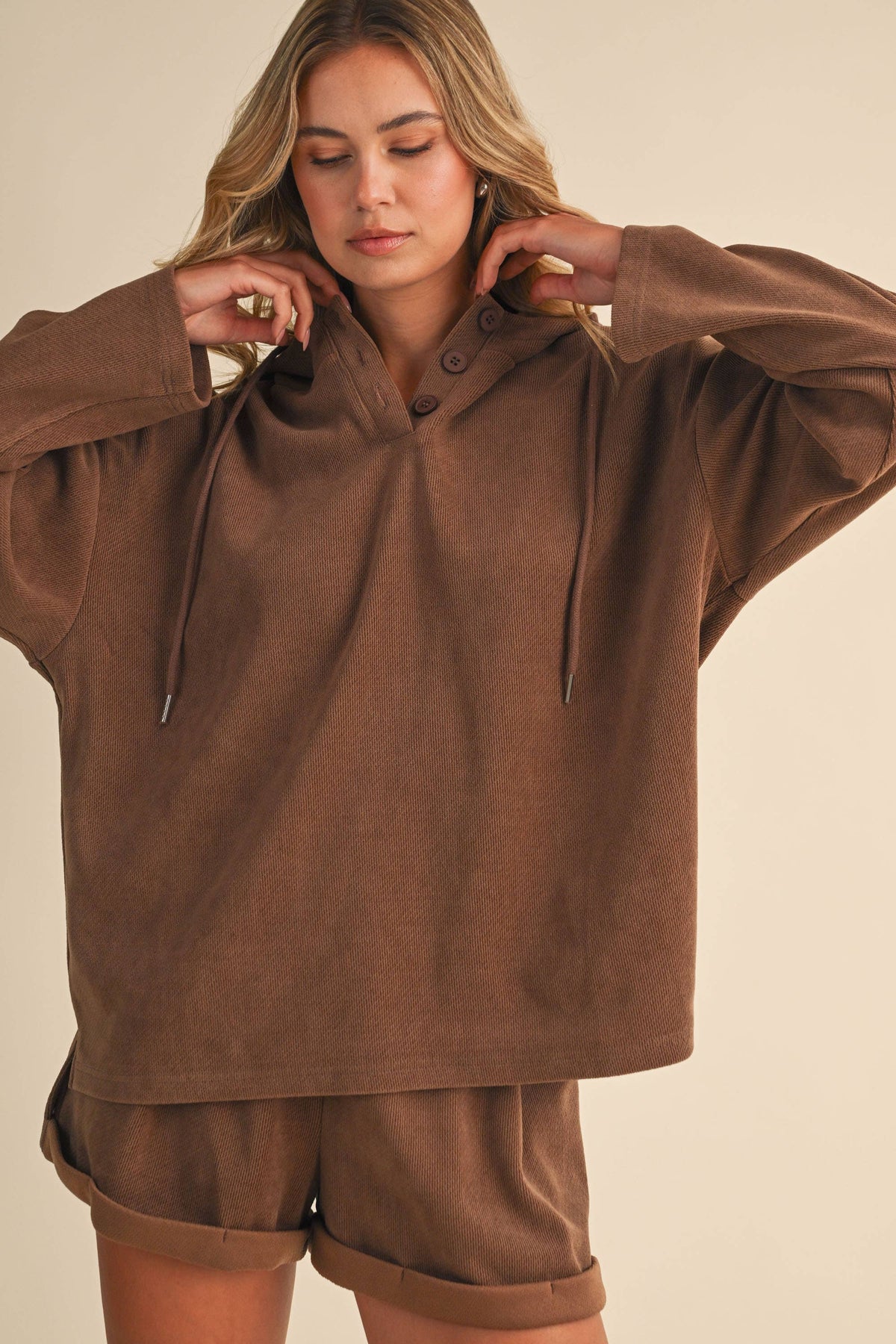 IST6616-A LONGSLEEVES HOODIE TOP AND SHORTS SET