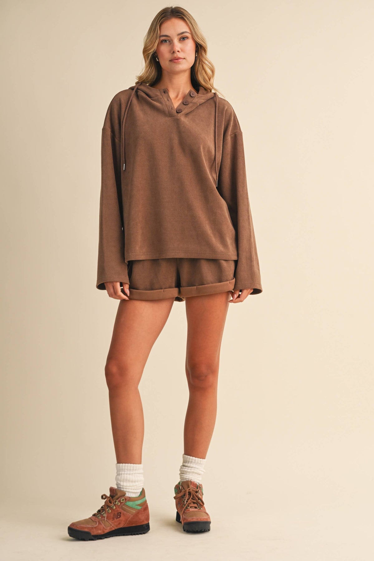 IST6616-A LONGSLEEVES HOODIE TOP AND SHORTS SET
