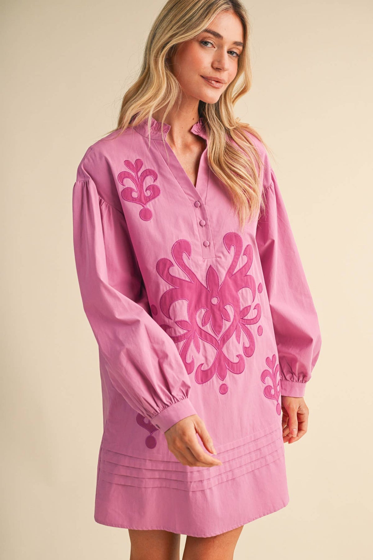 LONG SLEEVE MINI DRESS WITH EMBROIDERED APPLIQUE MDR5236