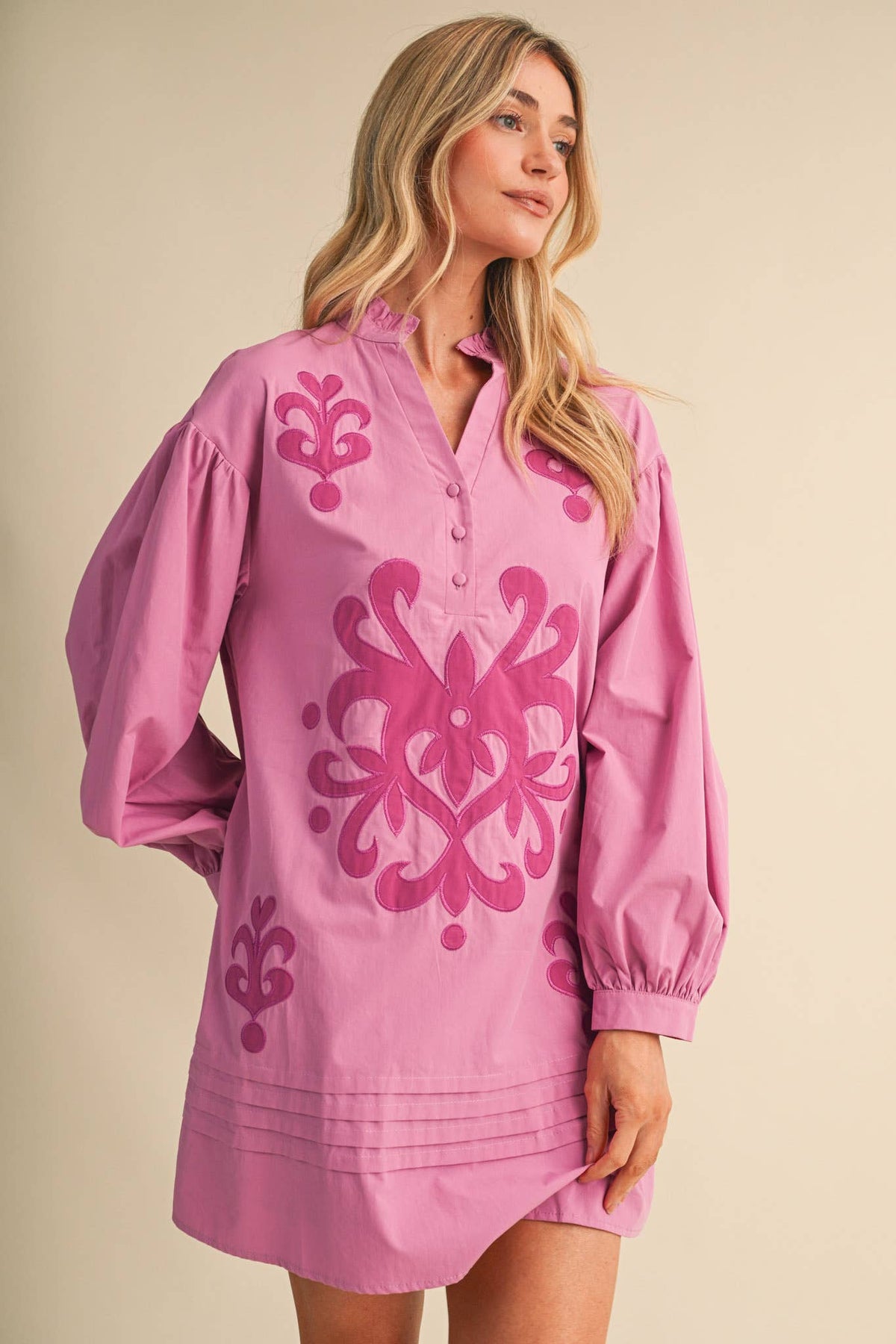 LONG SLEEVE MINI DRESS WITH EMBROIDERED APPLIQUE MDR5236