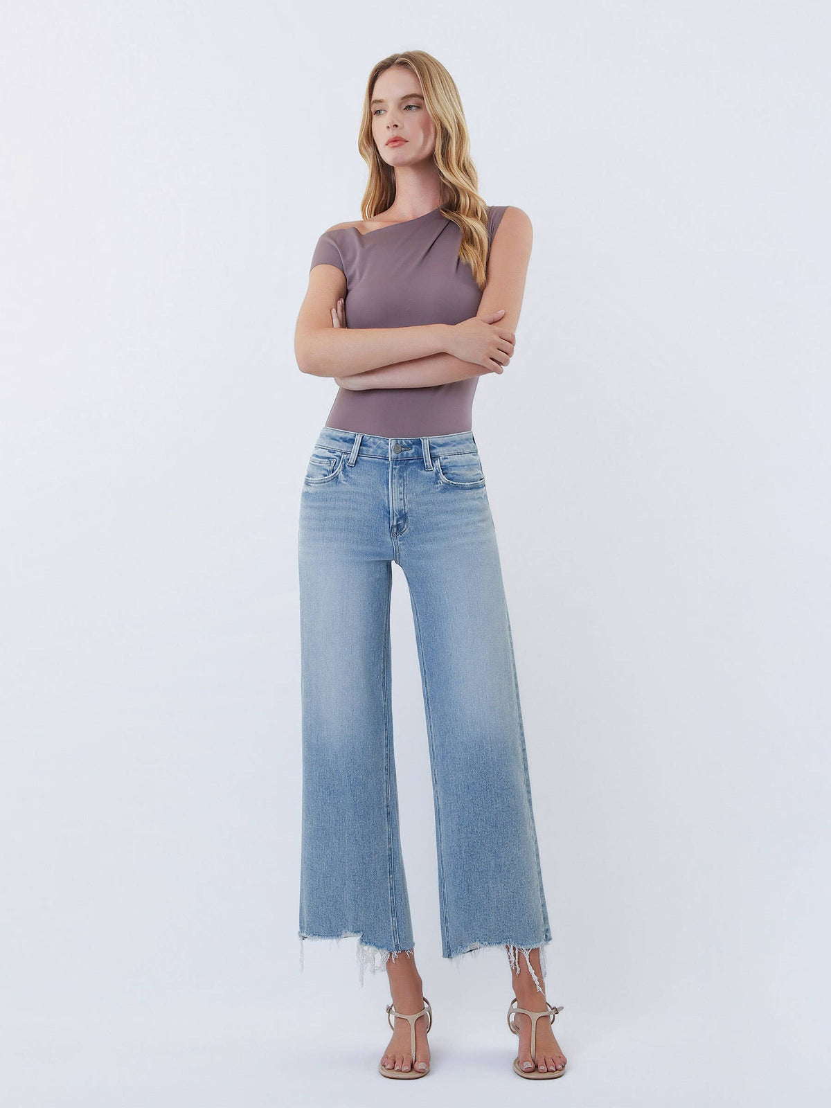HIGH RISE DISTRESSED HEM CROP WIDE LEG JEANS T7303